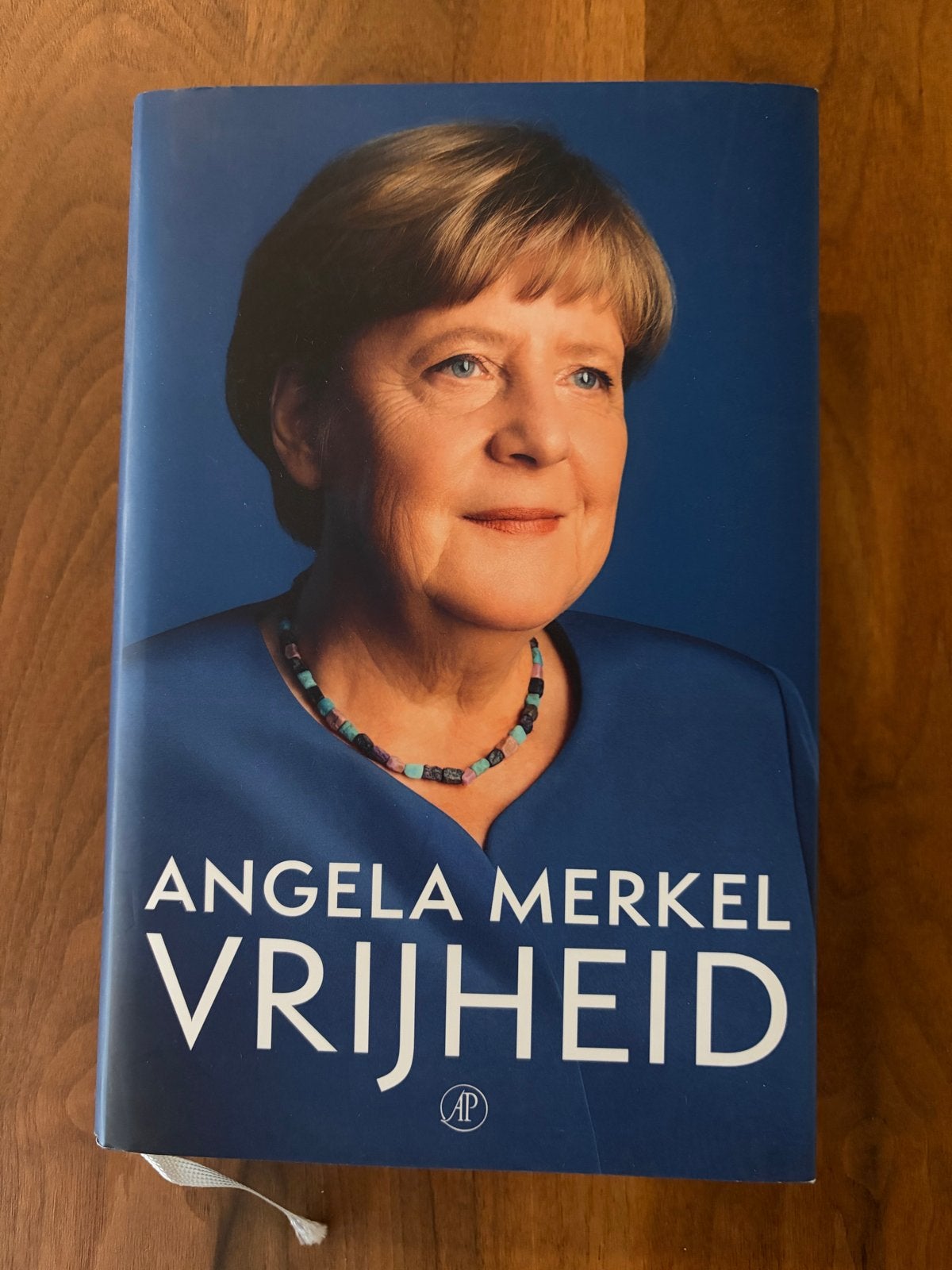Angela Merkel - Vrijheid GESIGNEERD, Ophalen of Verzenden, Zo goed als nieuw, Politiek