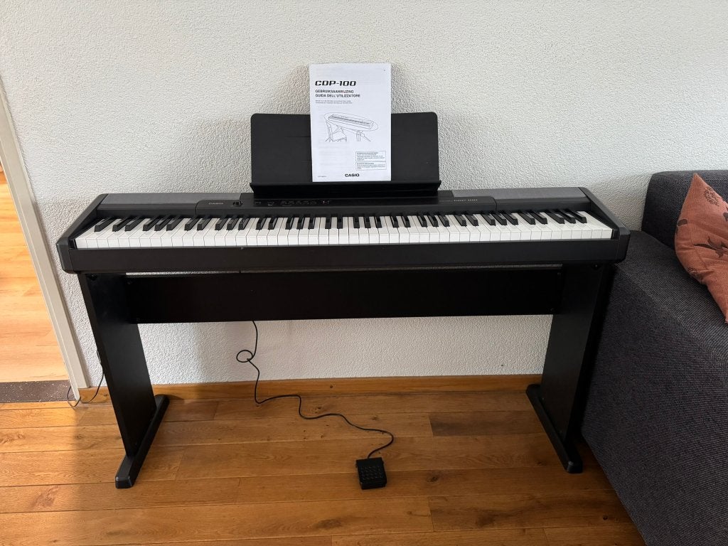 Casio CDP-100 digitale piano met origineel onderstel, Muziek en Instrumenten, Piano's, Ophalen, Zwart, Digitaal, Zo goed als nieuw