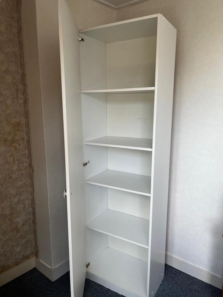 Leg kast, Gebruikt, 150 tot 200 cm, 25 tot 50 cm, 50 tot 100 cm