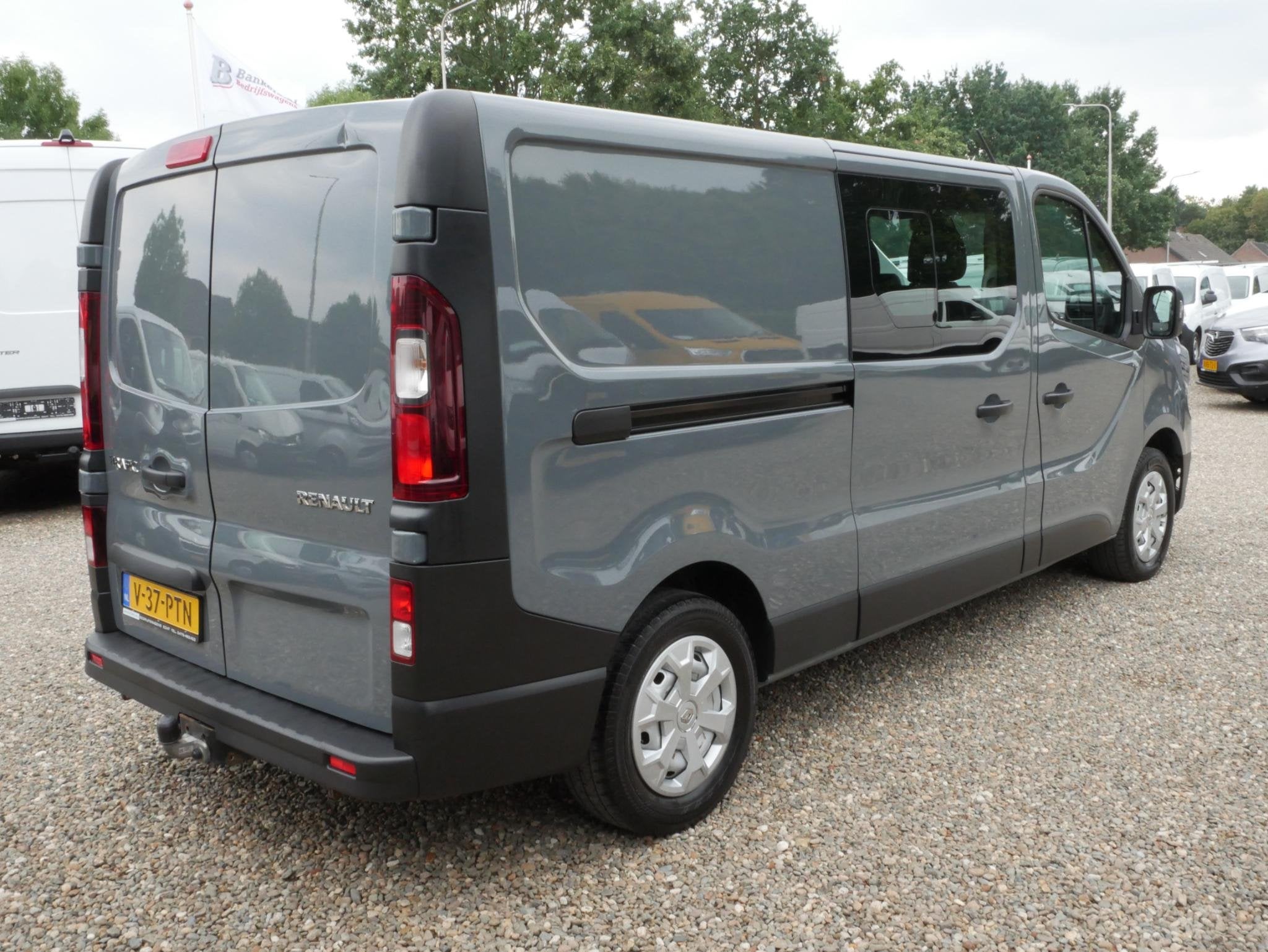 Renault Trafic 2.0 Blue dCi 130PK L2 Dubbel cabine Airco, Voorwielaandrijving, Dealer onderhouden, Stof, Gebruikt
