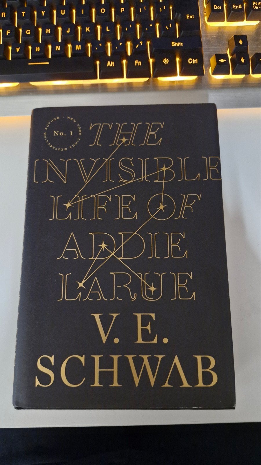 The Invisible Life of Addie LaRue - V.E. Schwab, Boeken, Ophalen of Verzenden, Zo goed als nieuw, V.E. Schwab, Amerika