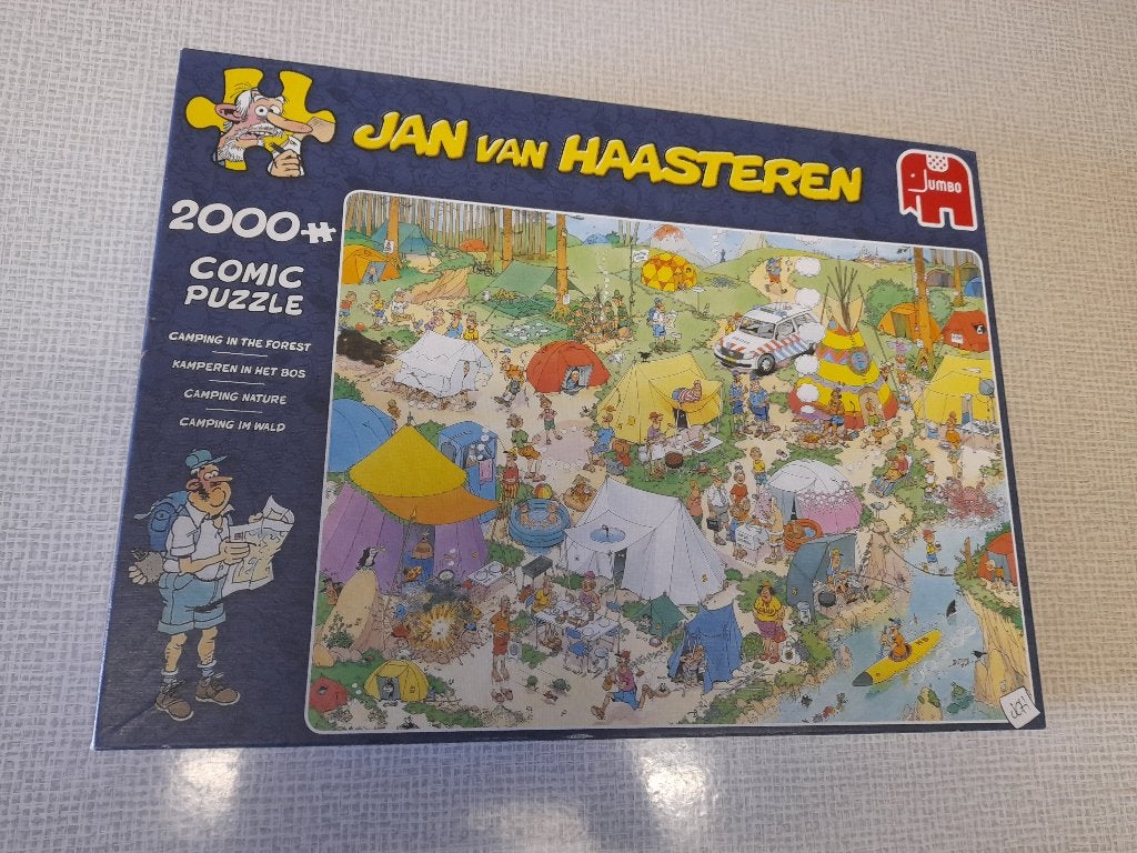 Jan van Haasteren Kamperen in het bos 2000 stukjes, Ophalen of Verzenden, Meer dan 1500 stukjes, Zo goed als nieuw