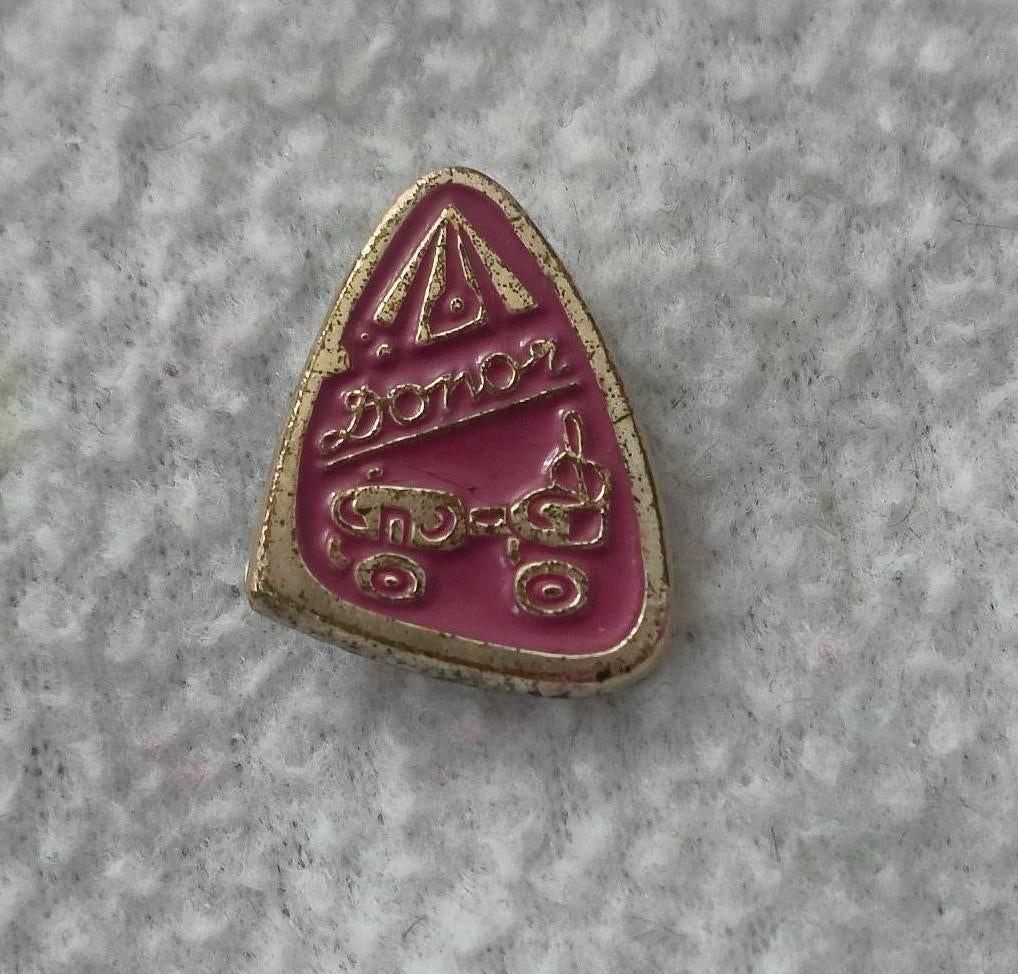Speld broche Donor (rolschaatsen), Ophalen of Verzenden, Zo goed als nieuw, Merk, Speldje of Pin