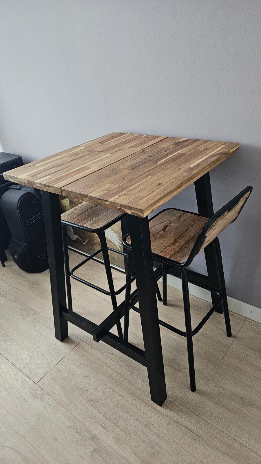 IKEA SKOGSTA Bartafel met 2 Industriële Barkrukken, Ophalen, Zo goed als nieuw
