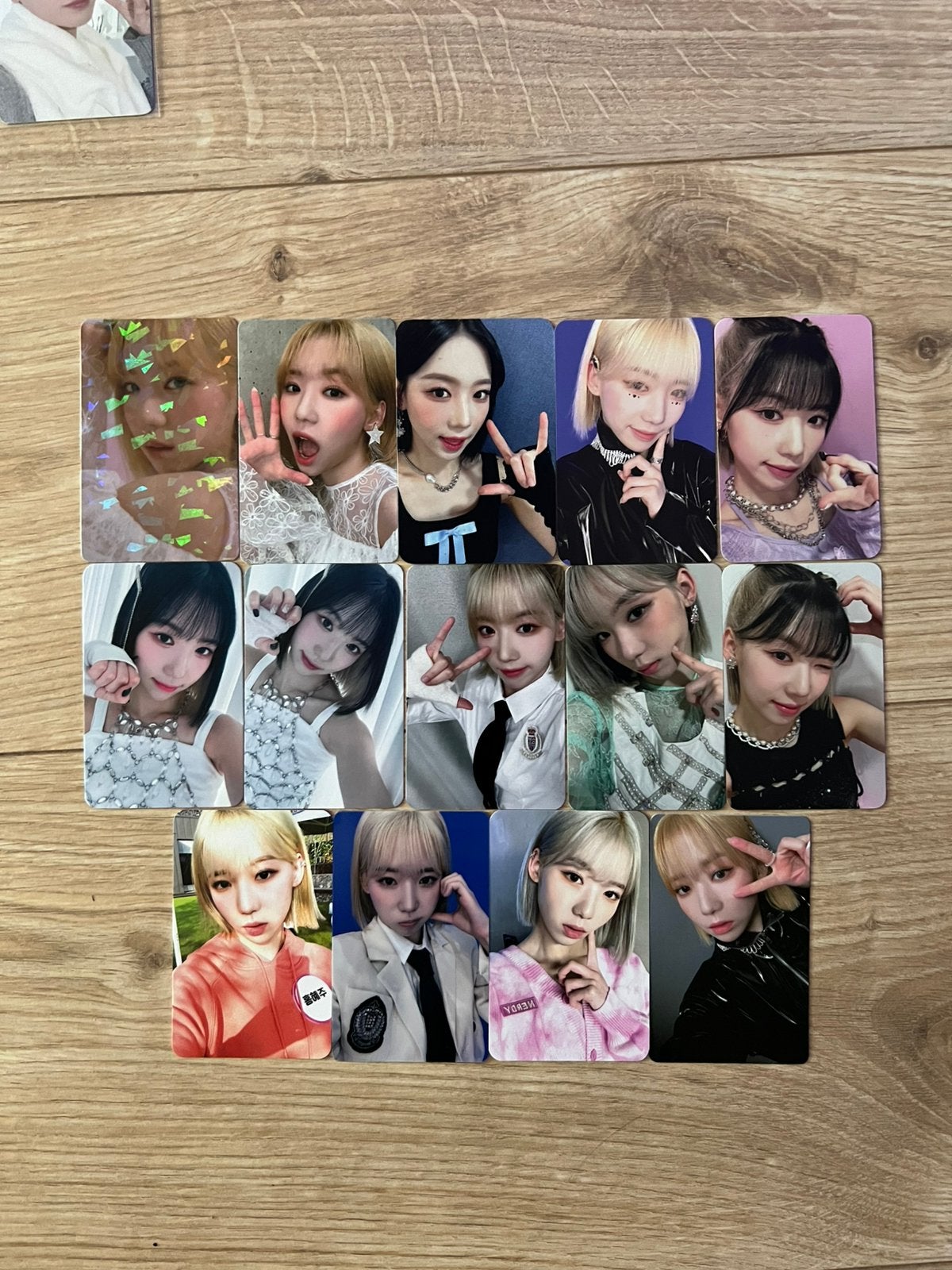 classy hyeju photocards, Ophalen of Verzenden, Zo goed als nieuw, Foto of Kaart