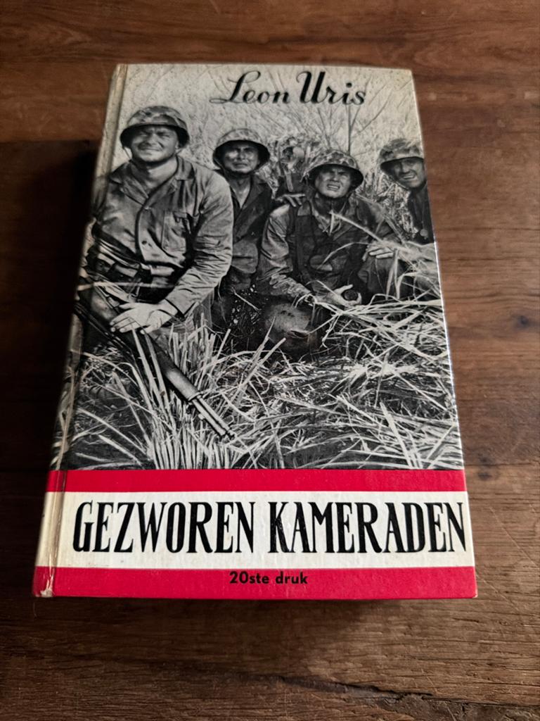 Gezworen Kameraden - Leon Uris (20e druk), Ophalen of Verzenden, Gelezen, Nederland