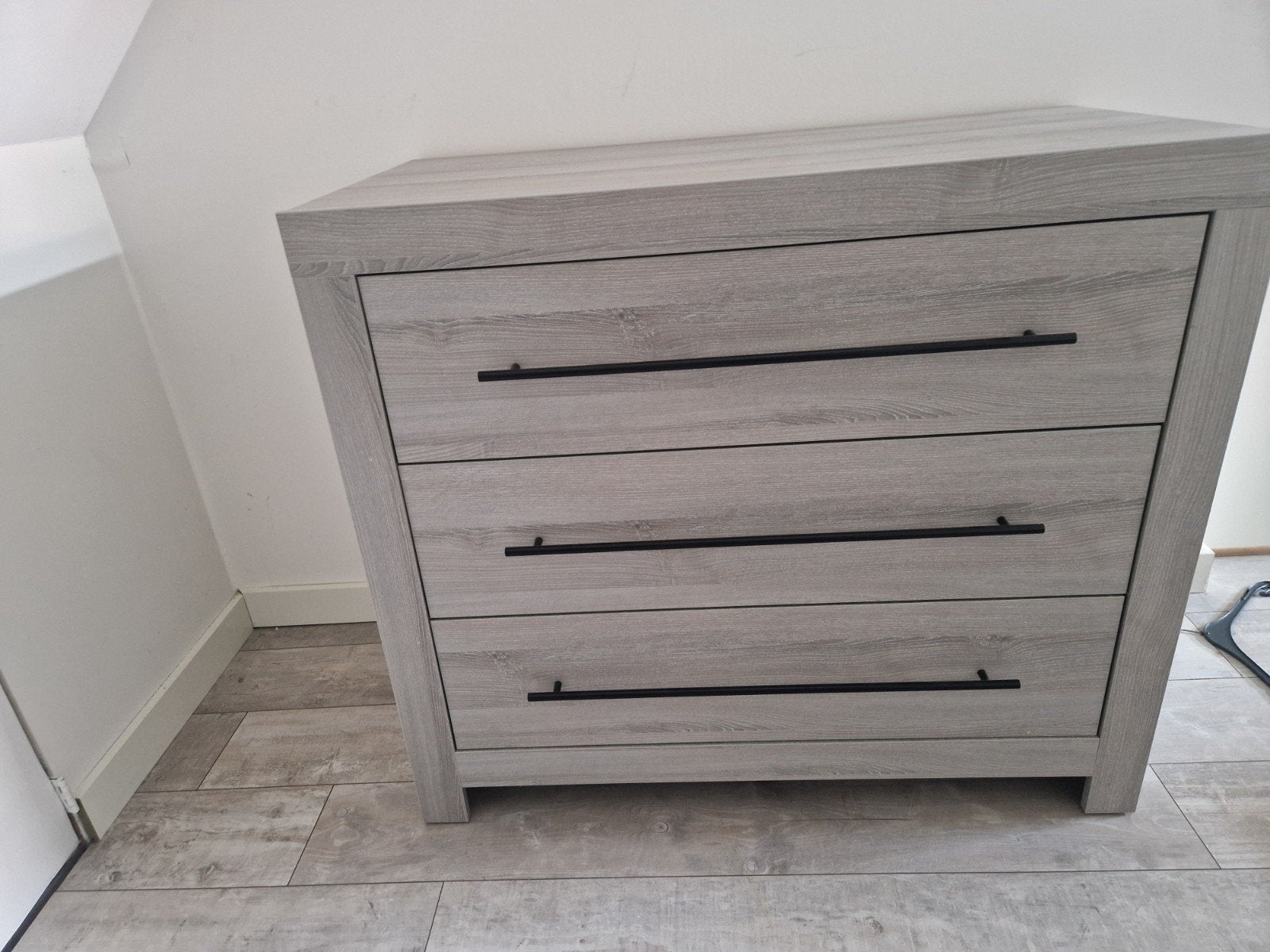 ledikant en commode, Ophalen, Zo goed als nieuw, Jongetje of Meisje