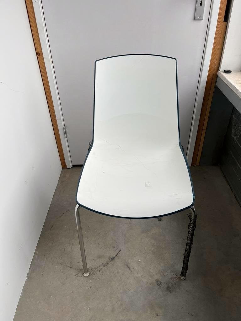 Now-4 legs chair blauw, Blauw, Ophalen of Verzenden, Zo goed als nieuw, Eén