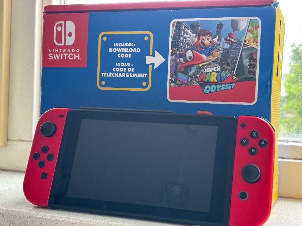 Nintendo Switch Console Super Mario Odyssey Editie, Ophalen of Verzenden, Gebruikt, Met 2 controllers, Switch 2019 Upgrade
