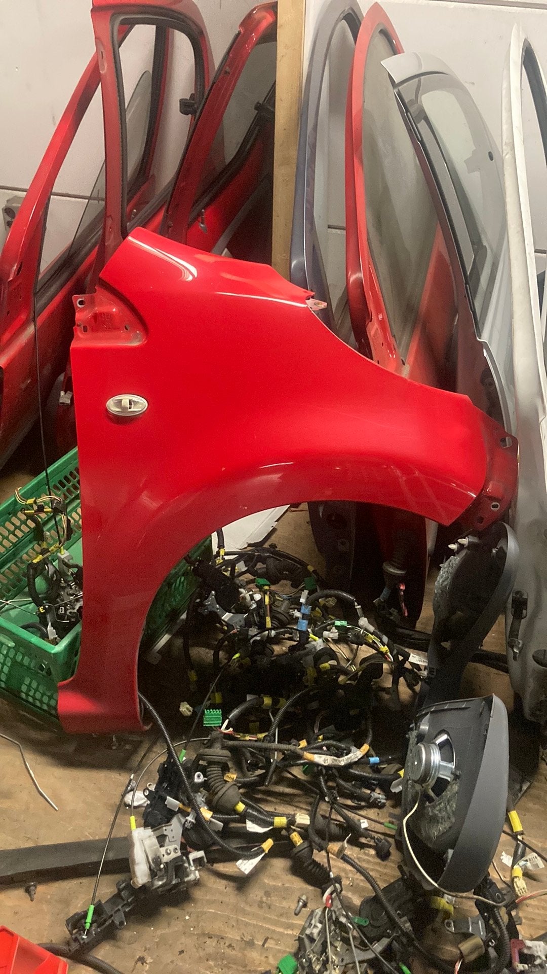 Citroen c1 peugeot 107 spatbord scherm rechts kleurcode KJH, En, Rechts, Ophalen of Verzenden, Spatbord