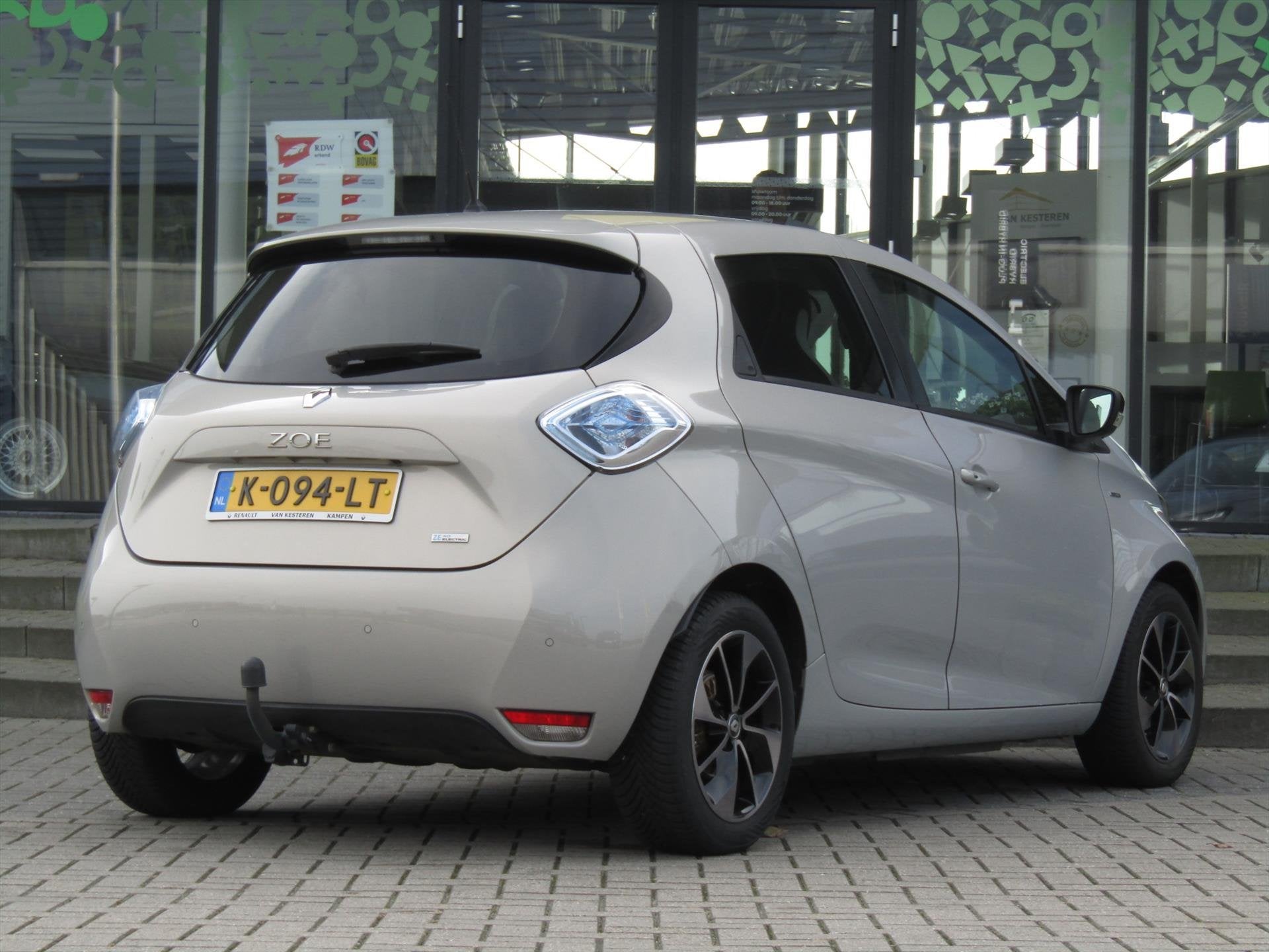 RENAULT Zoe R90 92pk Bose inclusief Batterij / Trekhaak / Na, Auto's, Gebruikt, Leder, 1455 kg, ZOE