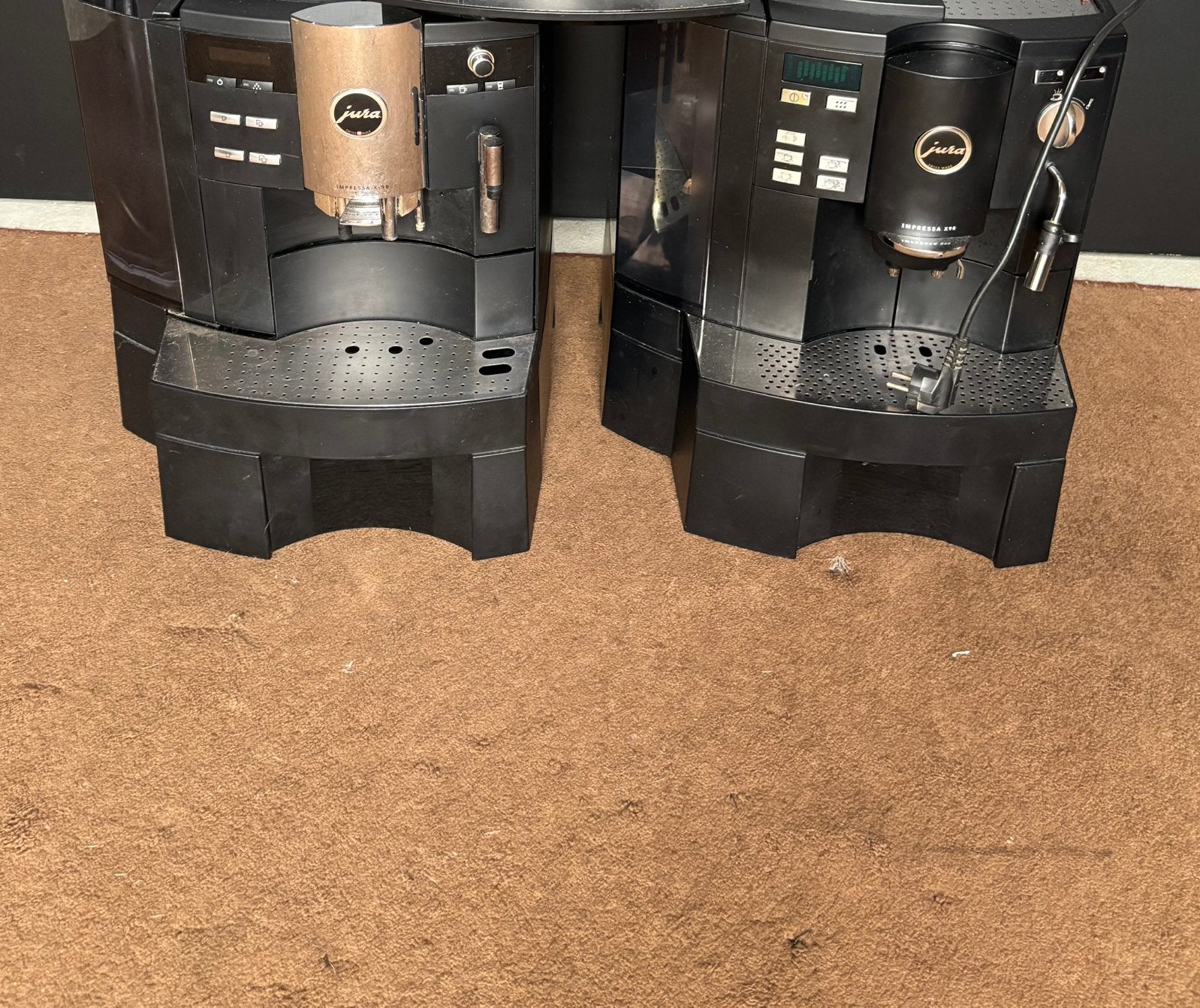 2 x jura X model, Ophalen, Zo goed als nieuw, Koffiemachine
