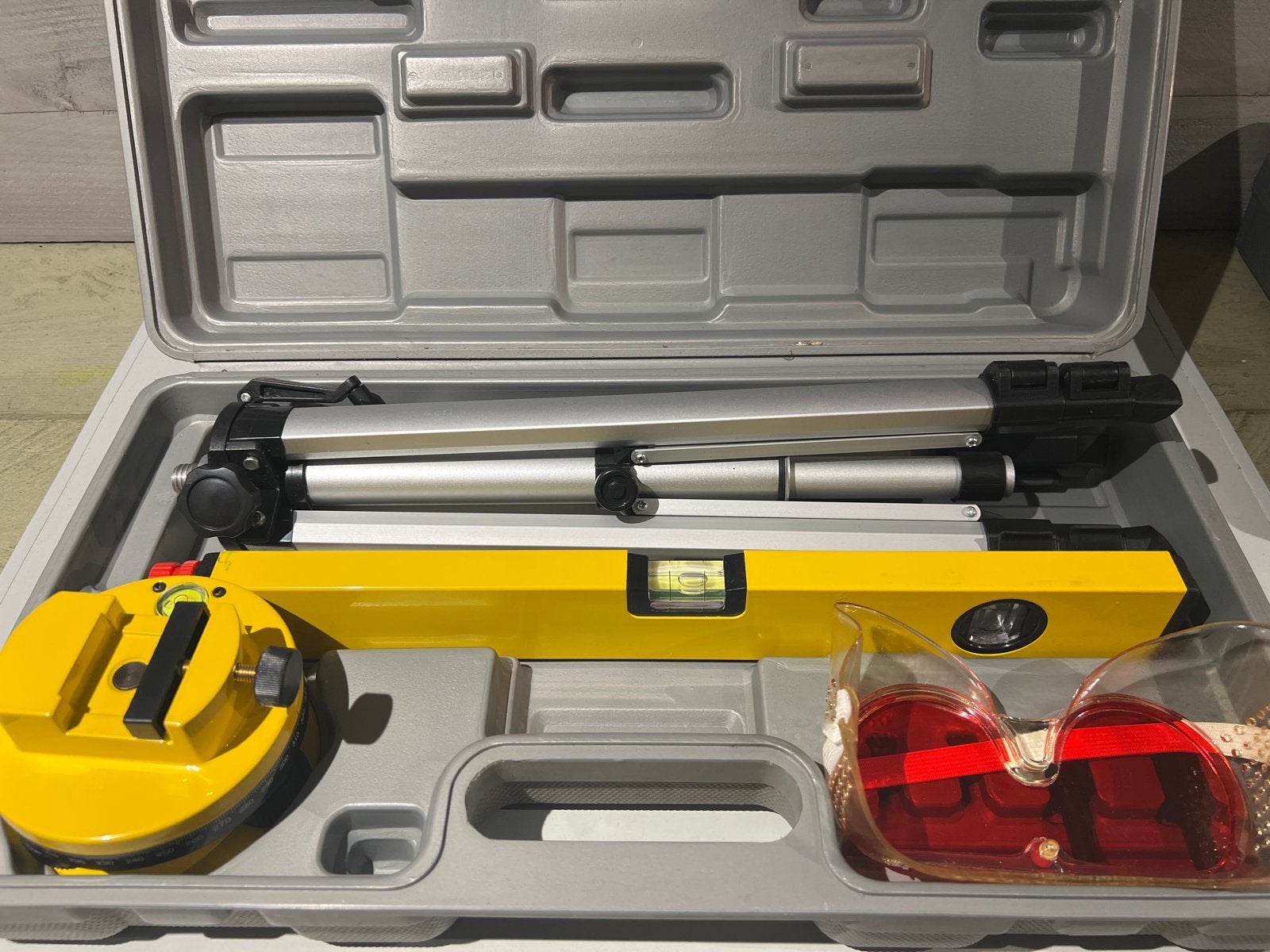 Laser Tool Kit met Statief en Waterpas, Doe-het-zelf en Verbouw, N, N, Ophalen of Verzenden, Zo goed als nieuw