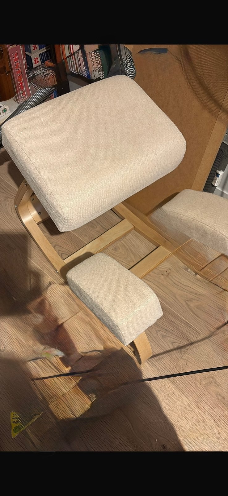 Ergonomische kniestoel, Ophalen, Zo goed als nieuw, Beige, Bureaukruk
