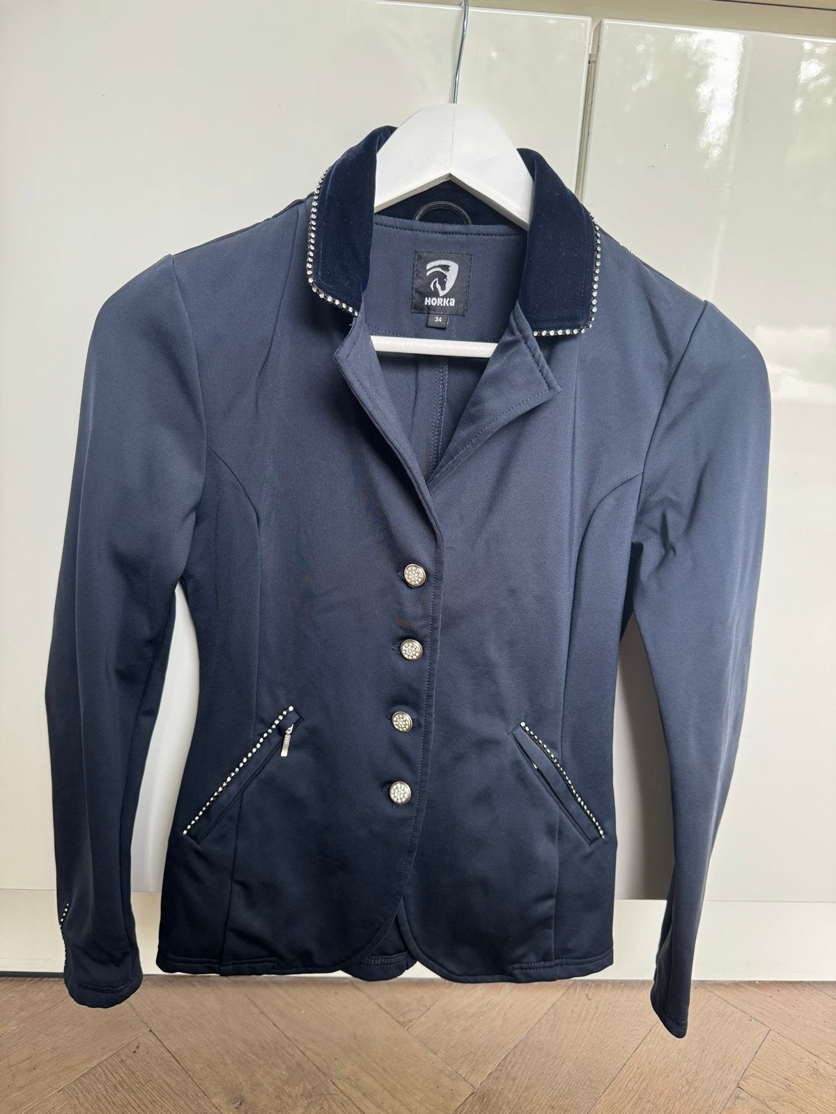 Horka wedstrijdjasje maat 34 (XS) met strass steentjes, Dieren en Toebehoren, Paardrijkleding, Ophalen of Verzenden, Zo goed als nieuw