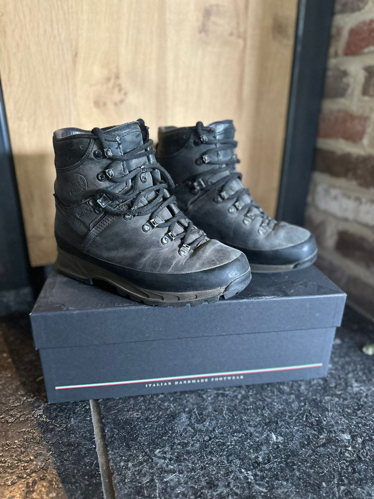 Leger kisten - Zwarte stevige wandelschoenen, Ophalen, Gebruikt, Schoenen