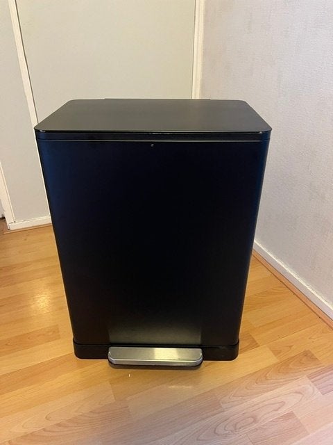 Dubbele pedaalemmer  20 €, Ophalen, Gebruikt, Met pedaal, 50 tot 75 cm