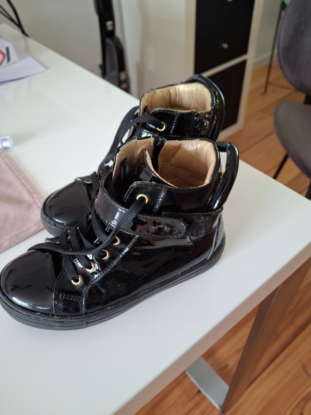 GRATIS. Stoere Meisjes schoenen mt 27 zgan, Meisje, Schoenen, Ophalen of Verzenden, Zo goed als nieuw