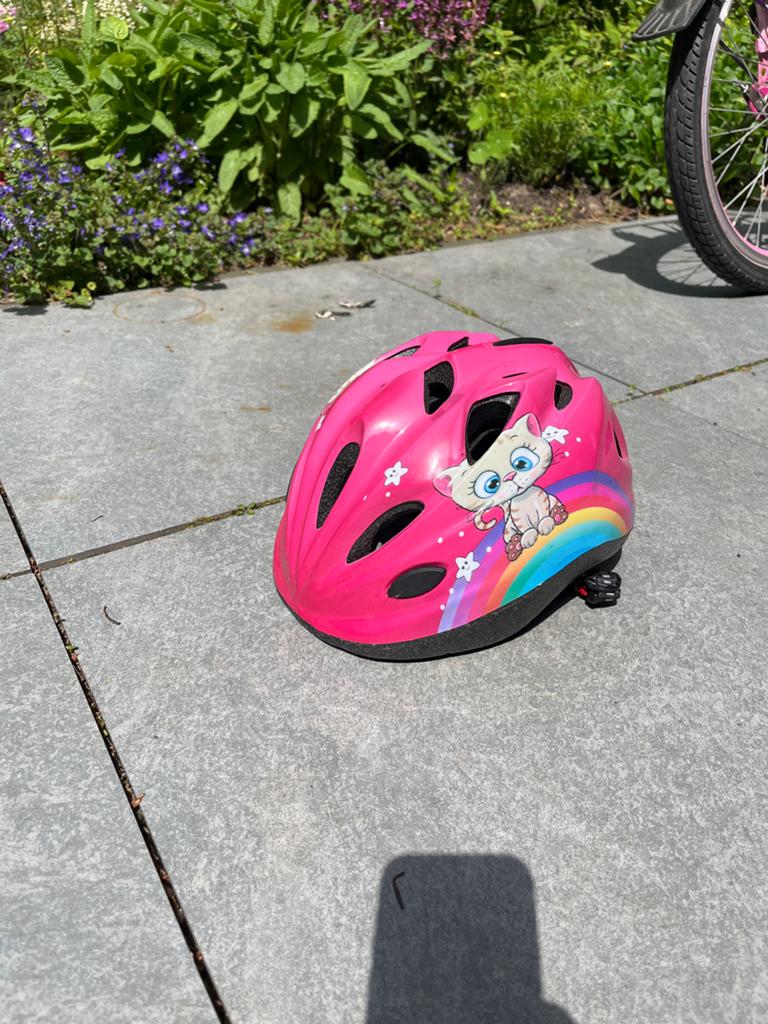 Roze kinderfietshelm met katje en regenboog, Fietsen en Brommers, Ophalen of Verzenden, Zo goed als nieuw, Overige maten, Jongen of Meisje