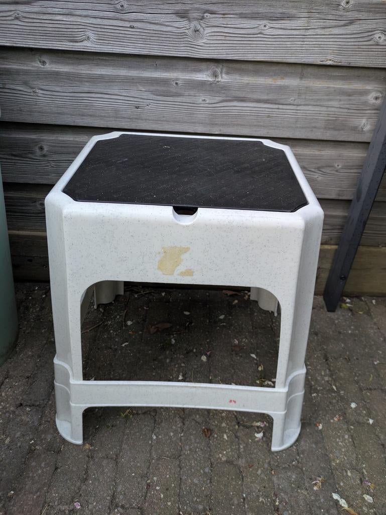Krukje met opbergvak, Huis en Inrichting, Krukjes, Ophalen, Gebruikt, Kunststof