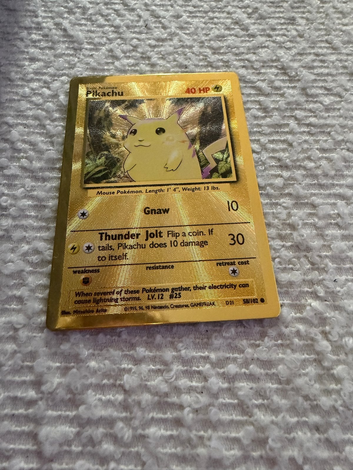Gouden Pikachu Pokémon Kaart - Foil, Ophalen of Verzenden, Zo goed als nieuw, Losse kaart, Foil