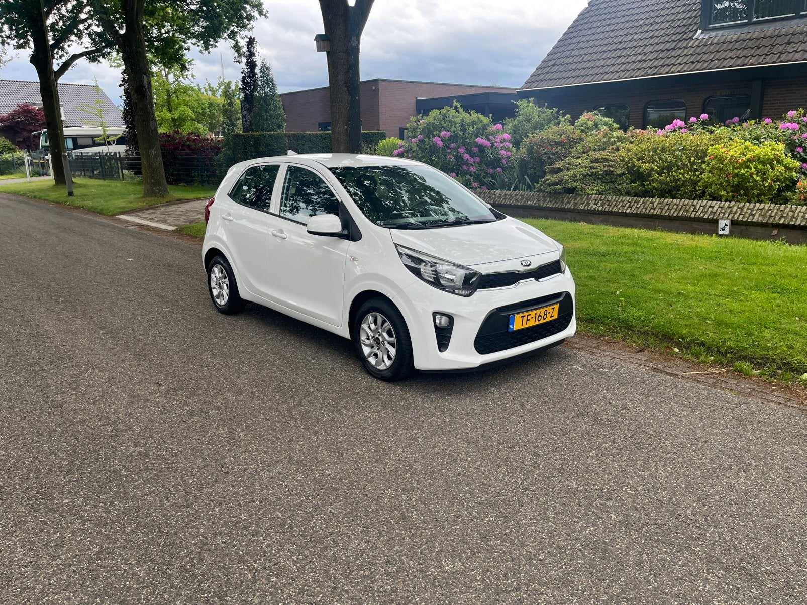 Kia Picanto 1.0 CVVT Comfort PlusLine Navigator, Camera 2018, Auto's, Stof, Zwart, 4 stoelen, Wit