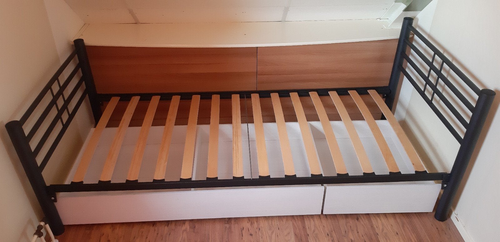 Eenpersoonsbed - Zwart metaal en opberglades, Ophalen, 90 cm, Eenpersoons, Zwart