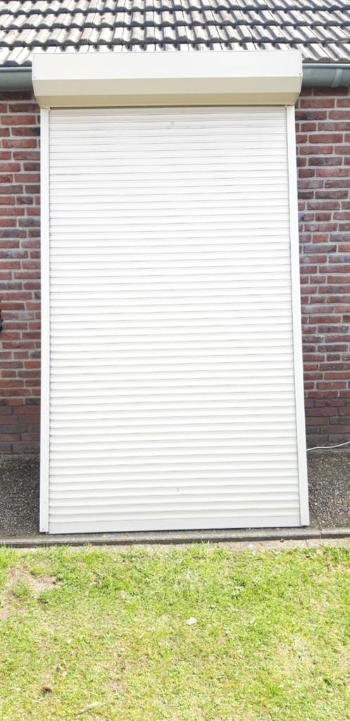 Rolluik elektrisch afmeting 1413mm x 2290mm, Doe-het-zelf en Verbouw, Rolluiken, Ophalen, 200 cm of meer, Zo goed als nieuw, Elektrische bediening