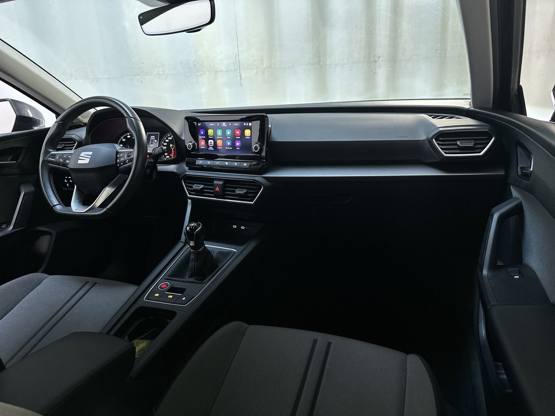 Seat Leon Sportstourer 1.0 TSI 110pk Style App-Connect Parke, Auto's, Dealer onderhouden, Stof, Gebruikt, Met garantie (alle)