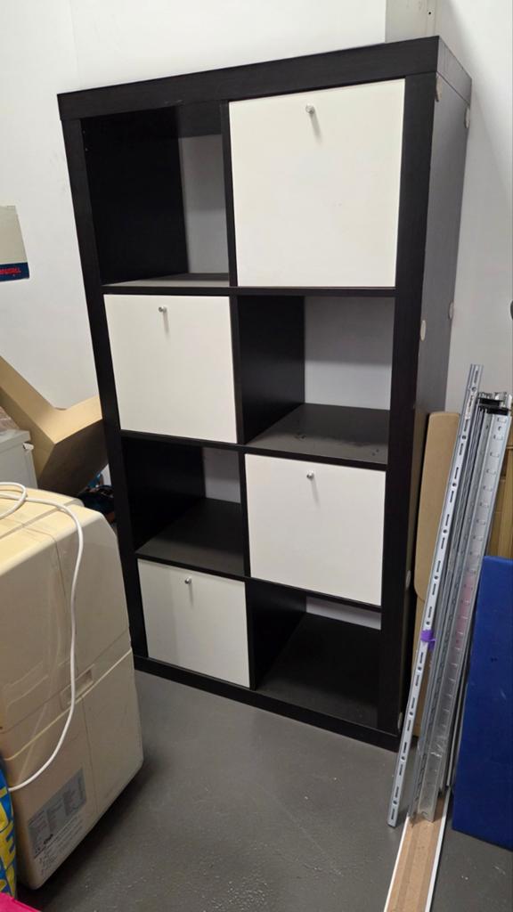IKEA Kallax kast met deurtjes en 4 opbergboxen, Ophalen, Gebruikt