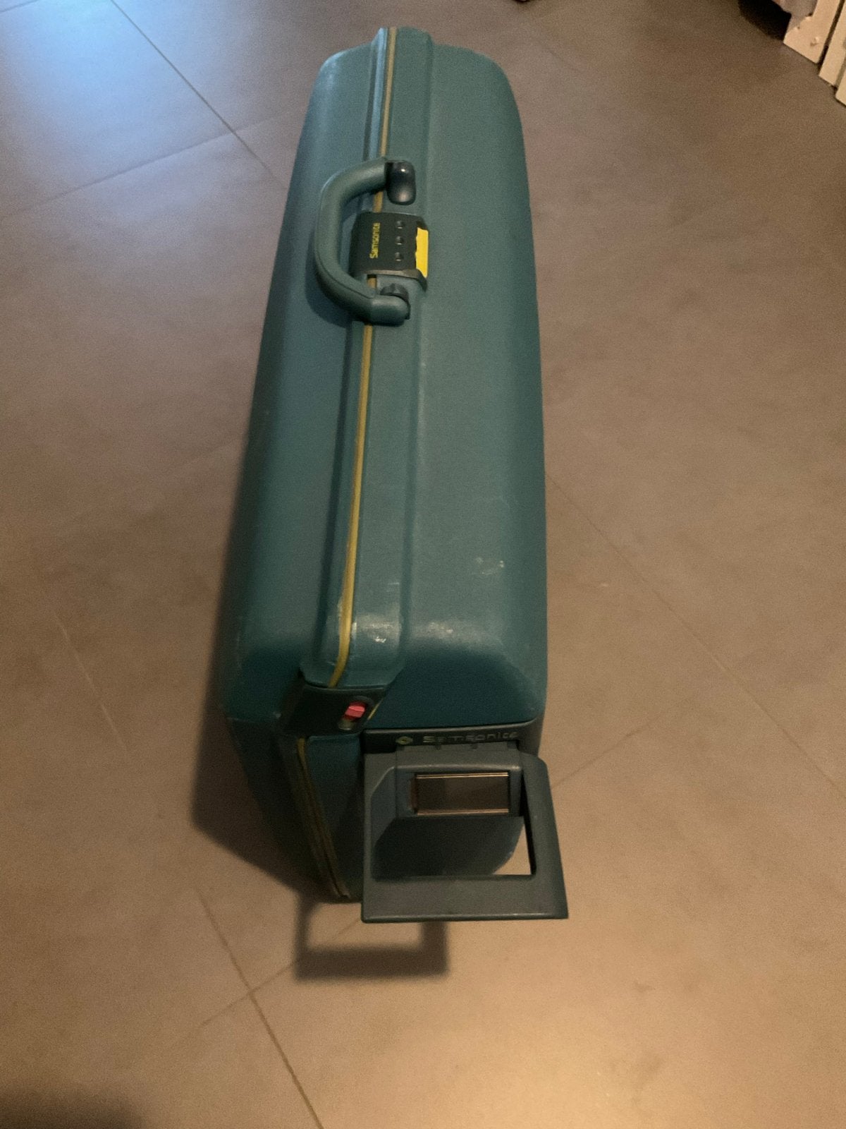 Samsonite koffer - Hard kunststof - Groen, Sieraden, Tassen en Uiterlijk, Koffers, Gebruikt, Hard kunststof, 45 tot 55 cm, Wieltjes
