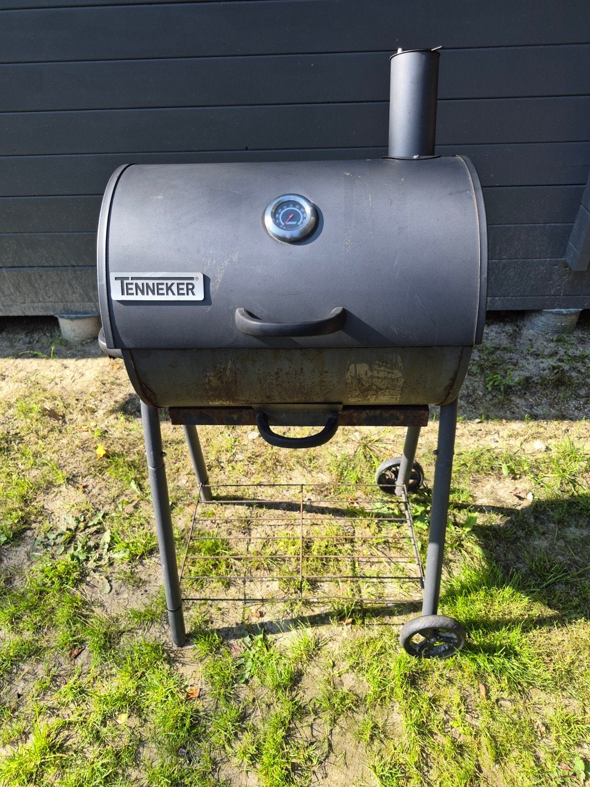 Tenneker Houtskoolbarbecue - Ideaal voor gezellige avonden, Ophalen of Verzenden, Gebruikt, Tenneker