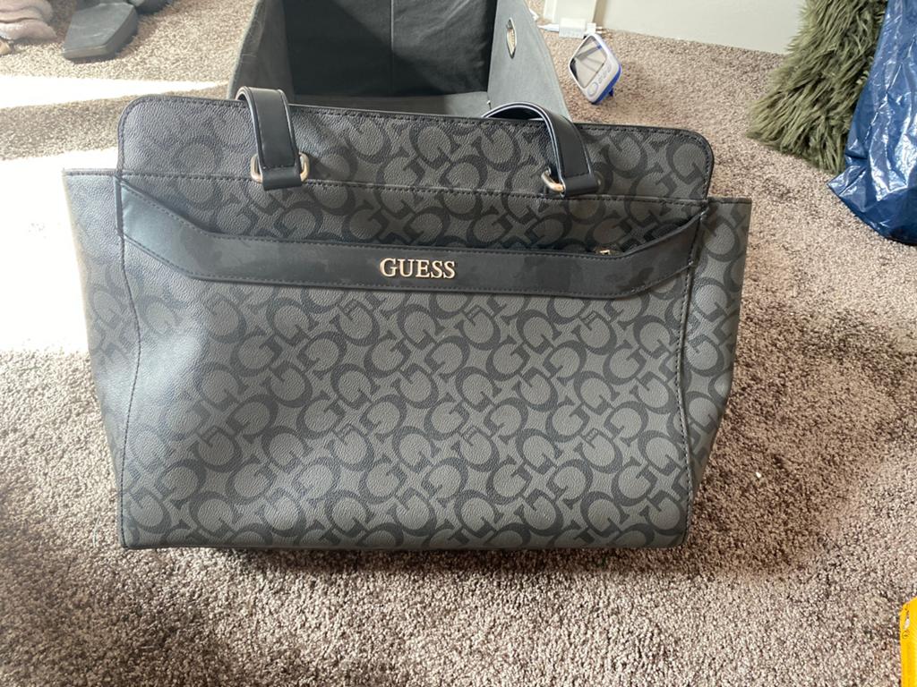 Guess Handtas Zwart met G-patroon, Sieraden, Tassen en Uiterlijk, Tassen | Damestassen, Ophalen of Verzenden, Zo goed als nieuw