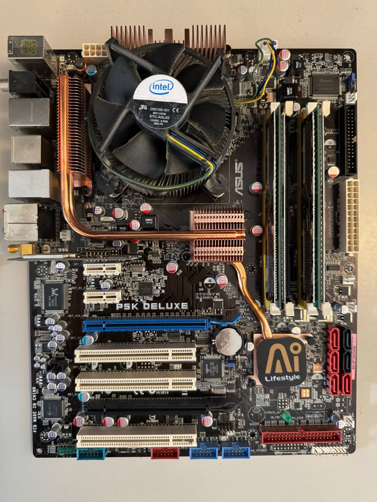 ASUS P5K Deluxe/WiFi-AP Moederbord met CPU en DDR2 RAM, Computers en Software, Moederborden, Ophalen of Verzenden, Gebruikt, Intel