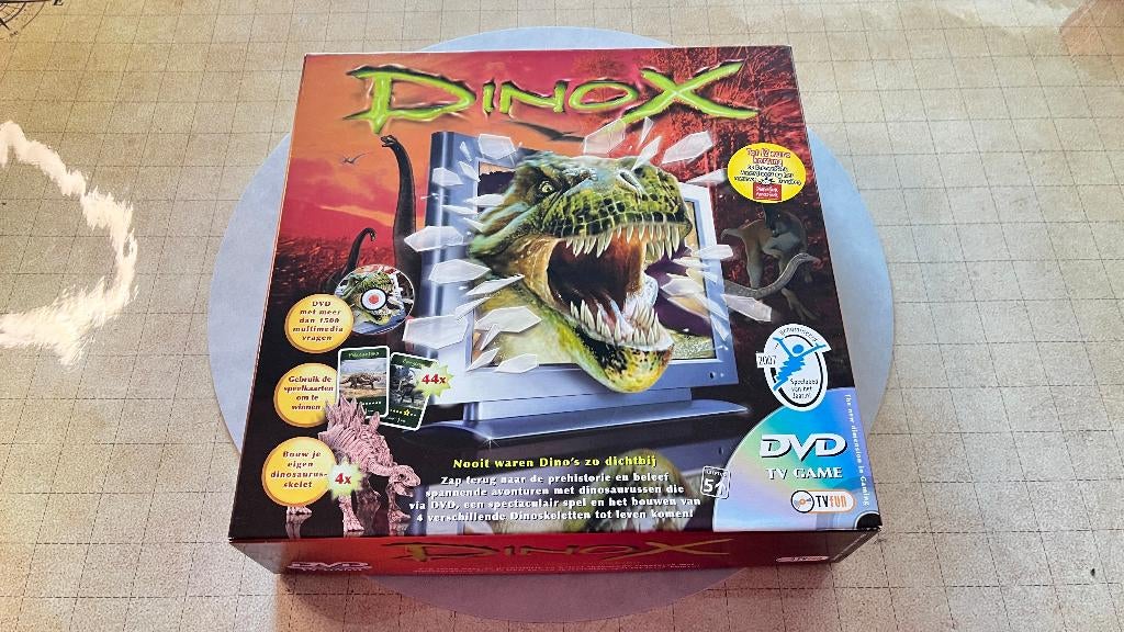 DinoX - BBC Walking with Dinosaurs DVD-bordspel, Ophalen of Verzenden, Gebruikt