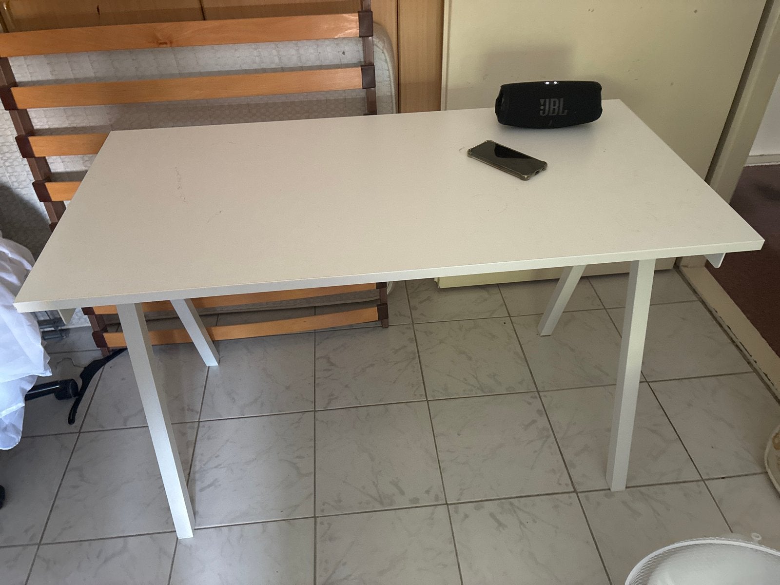 Wit Ikea bureau - Ideaal voor thuiswerk of studie, Ophalen, Demontabel, Gebruikt, 120 cm