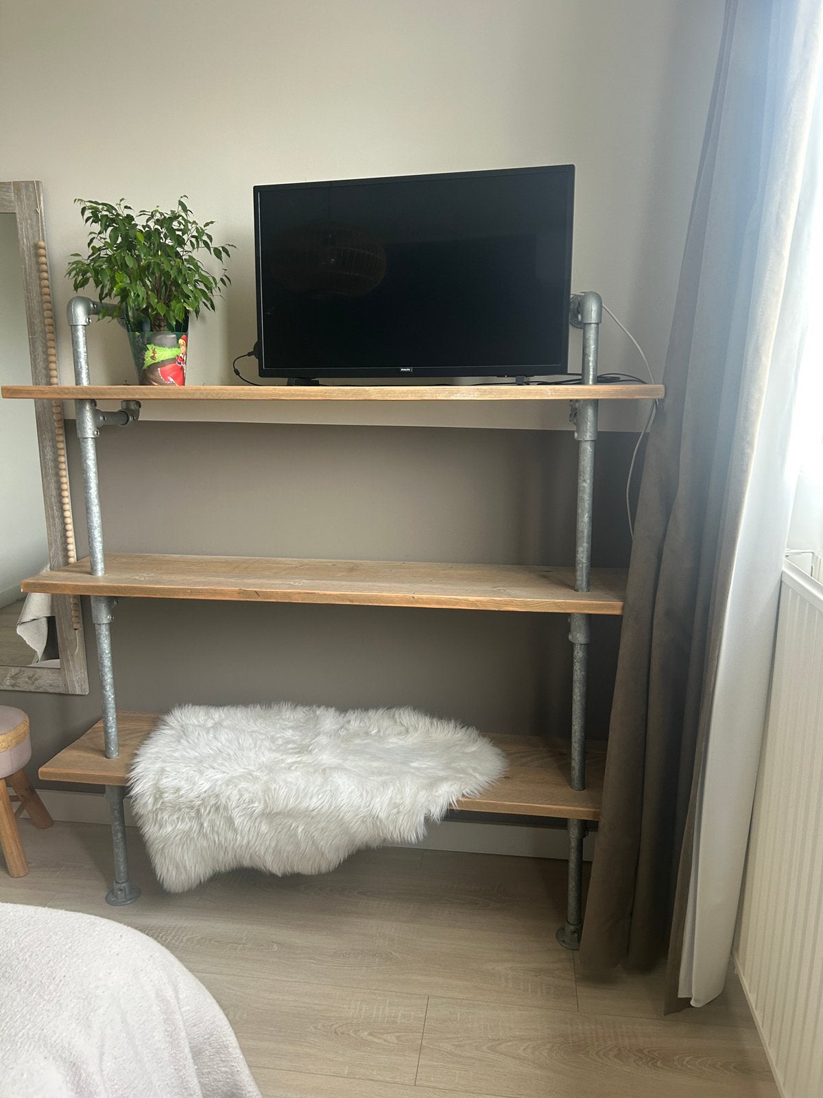Hele gave steugerhouten kast, Ophalen, Zo goed als nieuw