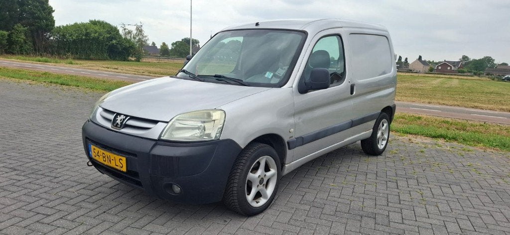 Peugeot Partner 2.0 HDI 2004 / Nieuwe APK / Trekhaak, Auto's, Voorwielaandrijving, Stof, 4 cilinders, Origineel Nederlands
