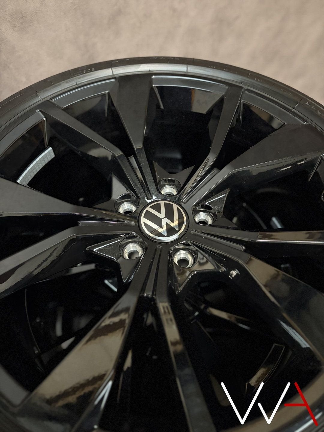 19” Volkswagen T-Roc R-Line “Misano” BLACK DEMO Origineel, Auto-onderdelen, Banden en Velgen, 19 inch, Gebruikt, -, -