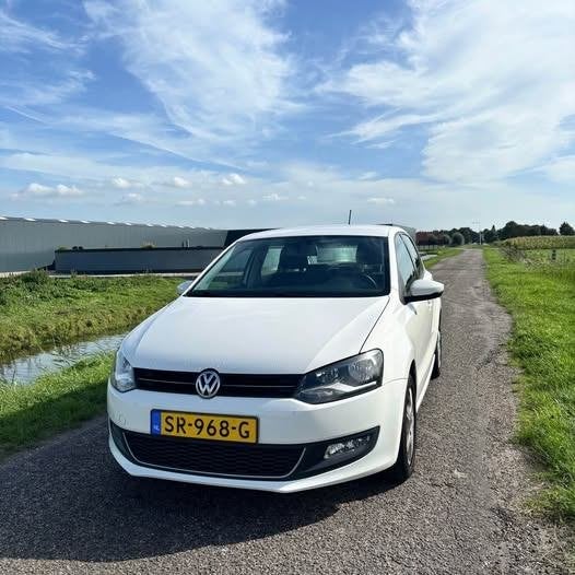 Volkswagen Polo 1.4 16V FSI 63KW 2011 Wit, Voorwielaandrijving, Stof, 40 €/maand, 4 cilinders