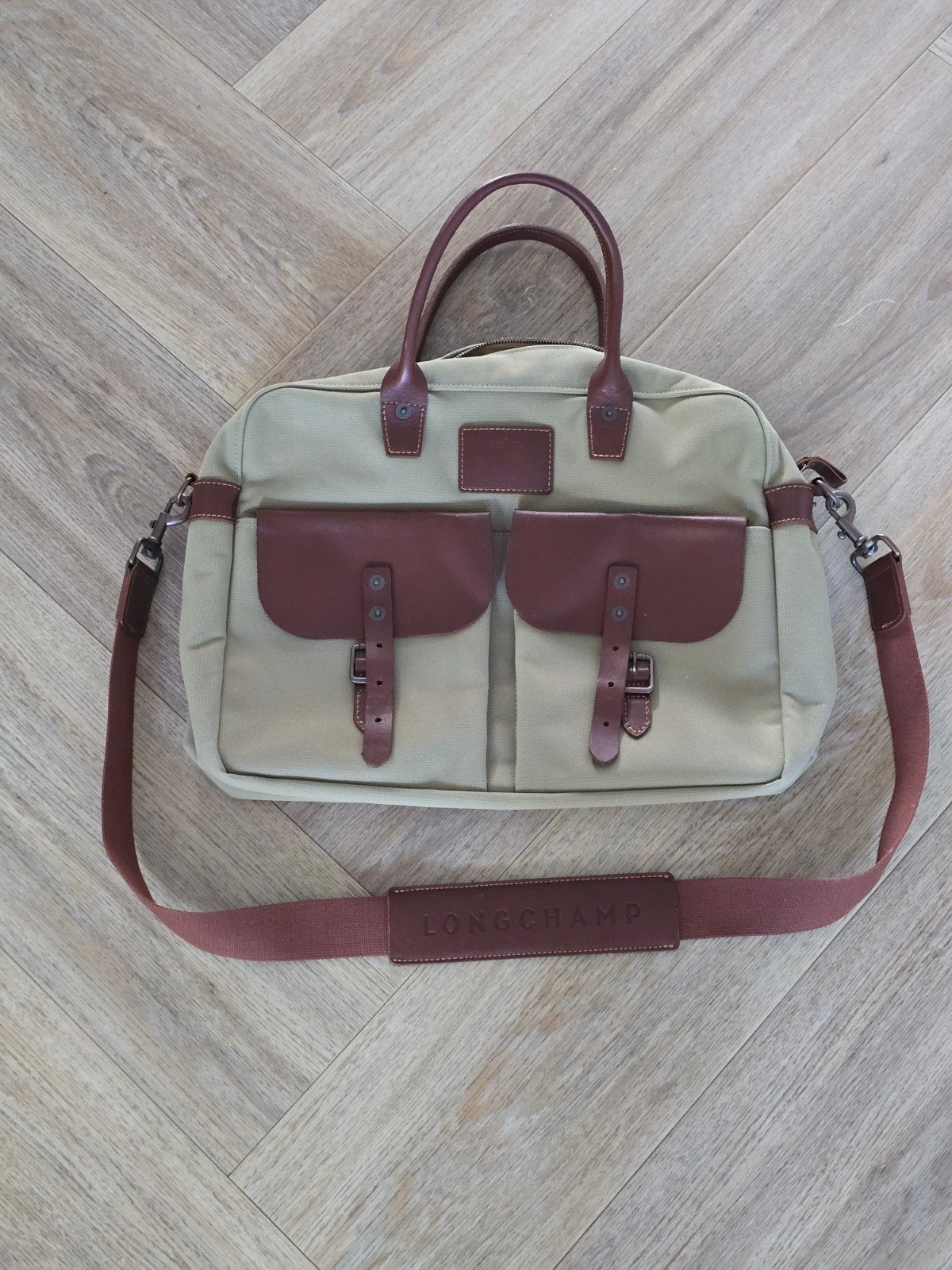 Longchamp reistas/laptoptas - Safarigroen met leren accenten, Sieraden, Tassen en Uiterlijk, 40 tot 60 cm, Gebruikt, 20 tot 30 cm