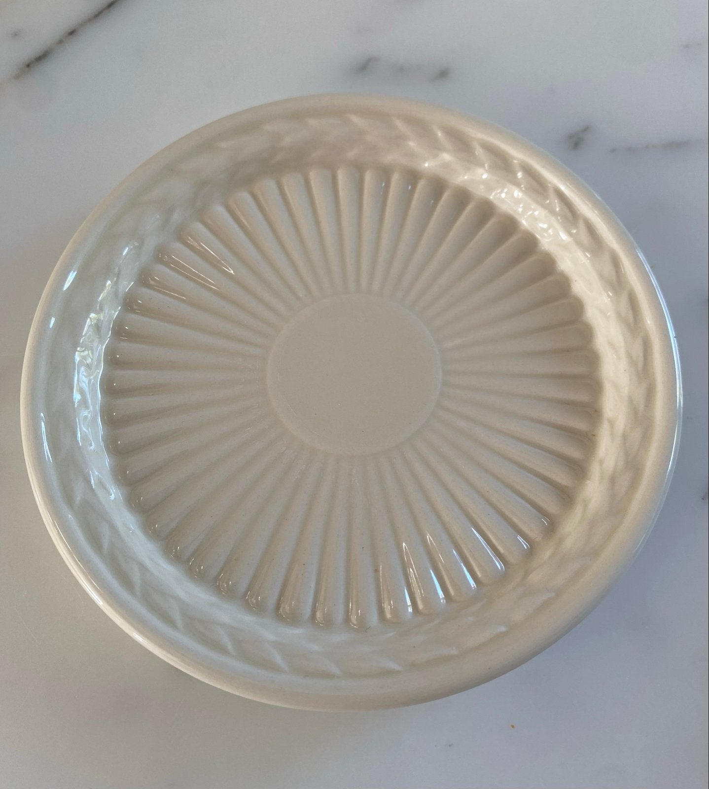 Te koop GEVRAAGD: Wedgwood EDME ONDERZETTERS, Steen/keramiek, Glasonderzetter, Ophalen of Verzenden, Zo goed als nieuw