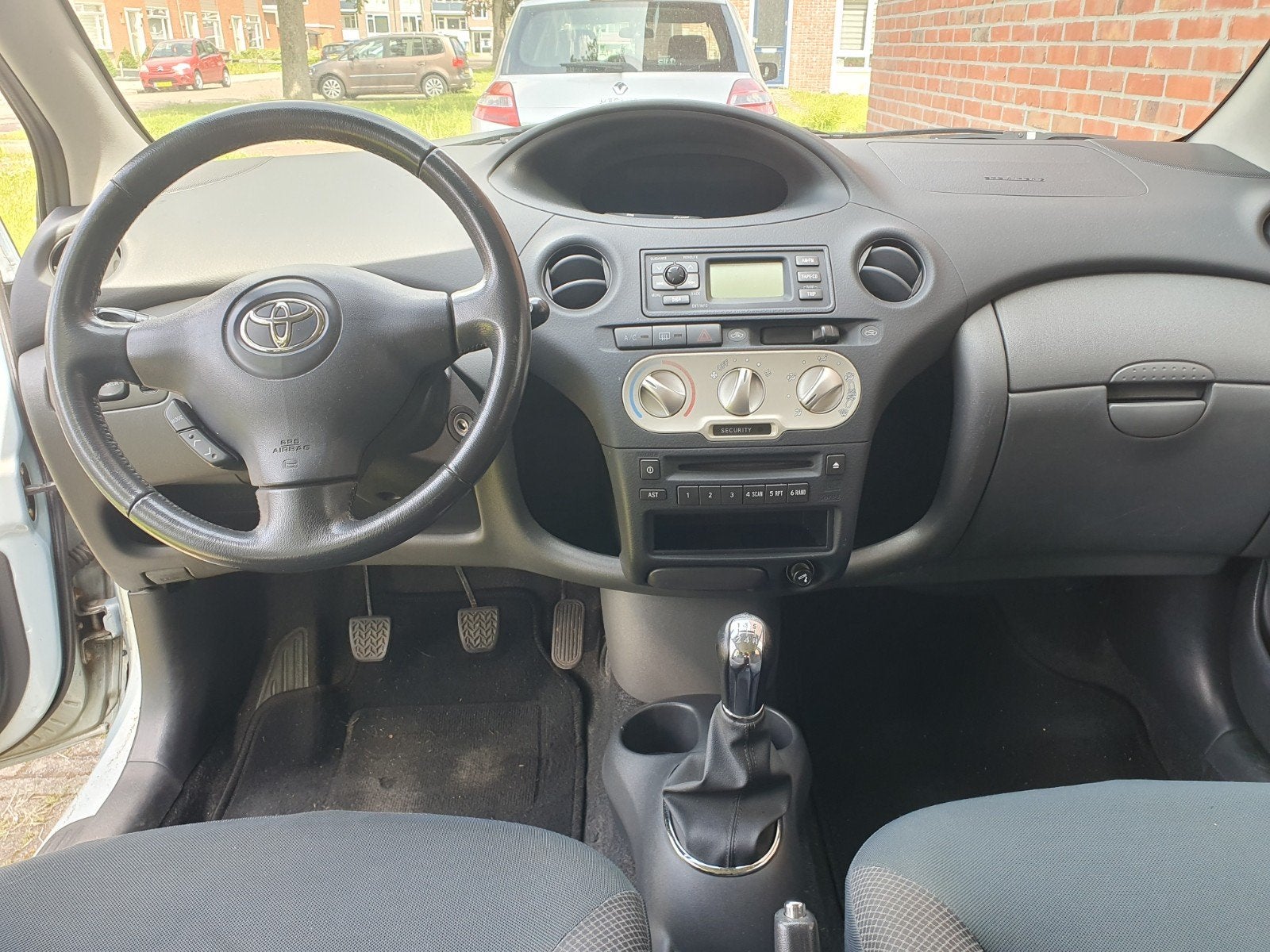 🔴 Toyota Yaris 1.3 16V Vvti 5DR 2005 🔴, Voorwielaandrijving, 31 €/maand, 4 cilinders, Origineel Nederlands