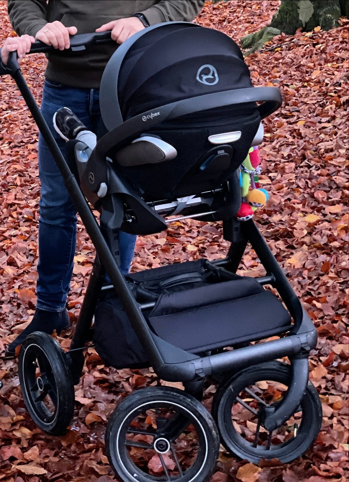 Cybex Cloud T I-Size Autostoeltje - Sepia Black, Gebruikt, Slaapstand, Isofix, 0 t/m 13 kg