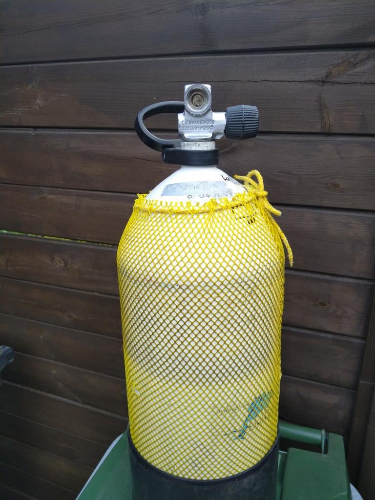12 ltr duikfles 230 bar nieuwe keuring geldig april 2031, Ophalen of Verzenden, Gebruikt, Duikfles