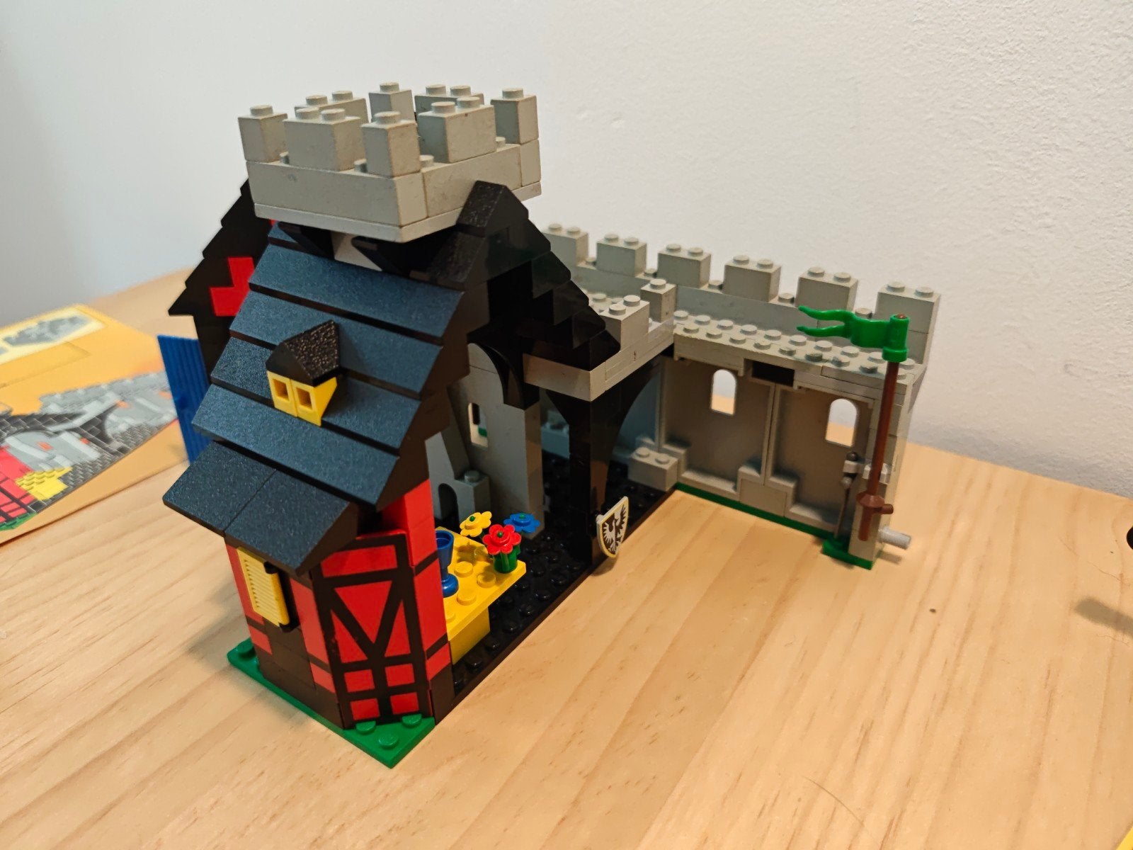 Lego Castle 6067 Guarded Inn - 100% Compleet, Gebruikt, Lego, Ophalen of Verzenden, Castle