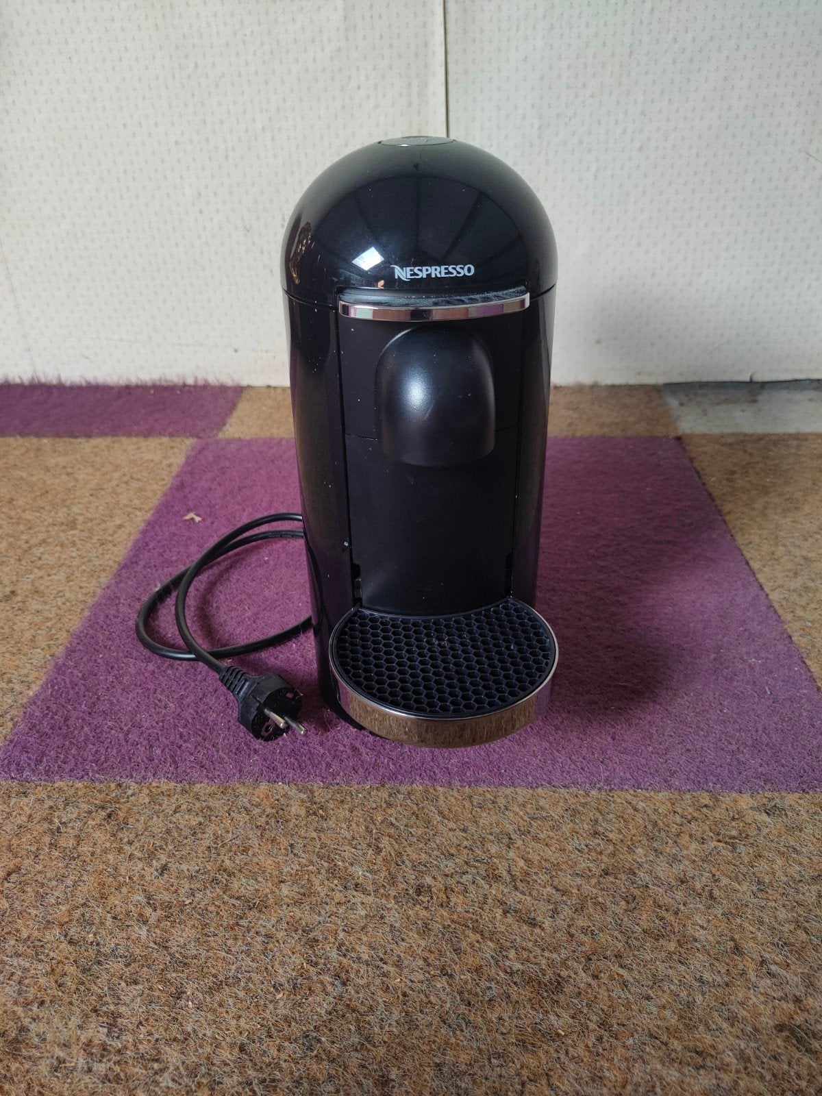 Vertuo nespresso machine, Witgoed en Apparatuur, Ophalen, Koffiemachine, Zo goed als nieuw, Koffiepads en cups