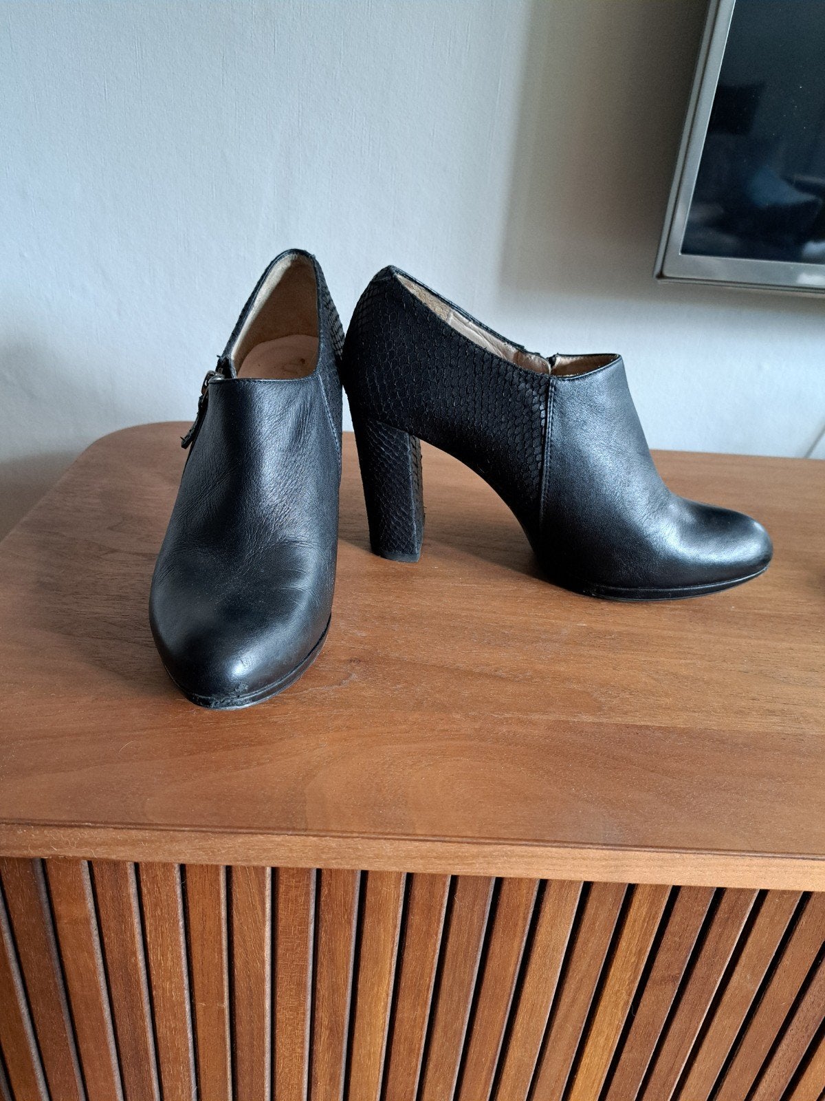 Prachtige dichte pumps, Kleding | Dames, Pumps, Zwart, Ophalen of Verzenden, Zo goed als nieuw
