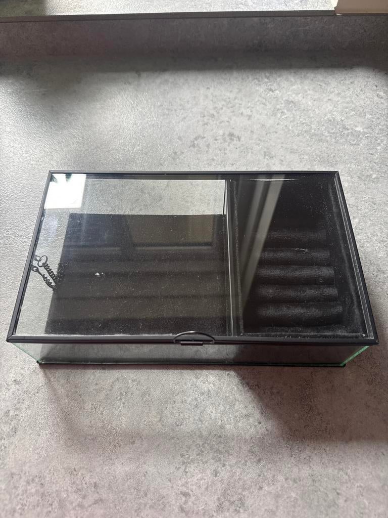 Glazen sieradendoos met fluwelen interieur 25/15 cm, Ophalen of Verzenden, Gebruikt, Zwart, Hardcase