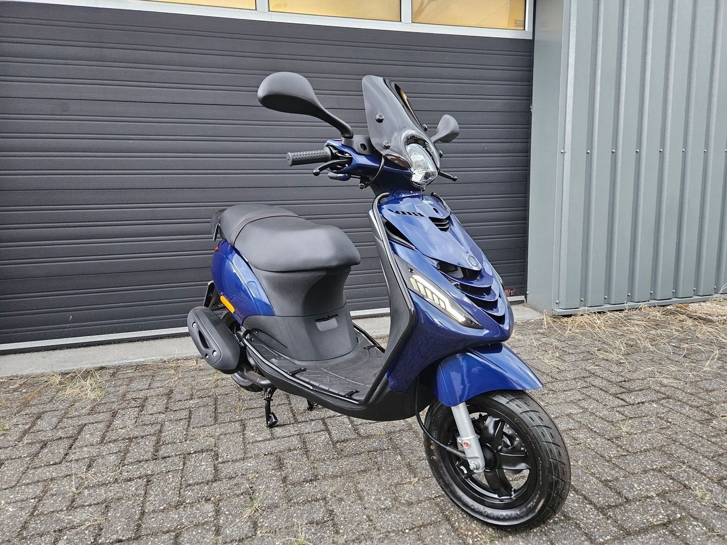 PIAGGIO ZIP 4T E5 BROM 0 KM NIEUW BMW BLAUW + VOL OPTIES!, Fietsen en Brommers, Scooters | Piaggio, Maximaal 45 km/u, Onbekend